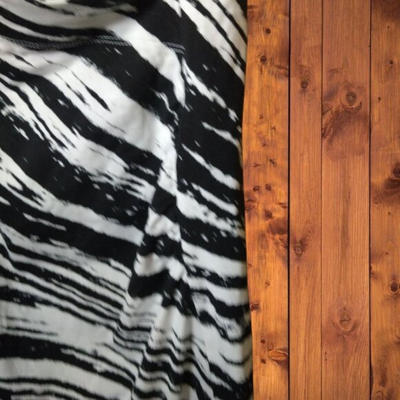Soft Surroundings Women's 2X Faux Wrap Ruched Short Sleeve Zebra Print Dress - Picture 6 of 8